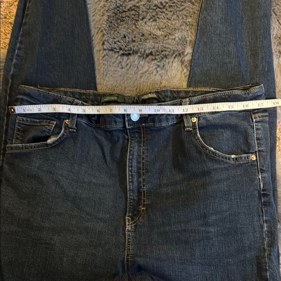 Women's Distressed Blue Jeans - Picture 8 of 10